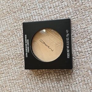 MAC Extra Dimension Skinfinish  - Double-Gleam